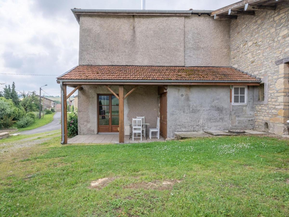 Vintage Holiday Home With Private Garden Nouart Habitación foto